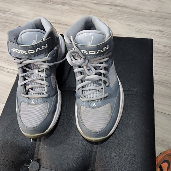 Jordans - Picture 4 of 5